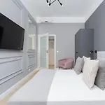 4 Bedroom Apartment - Main Square
