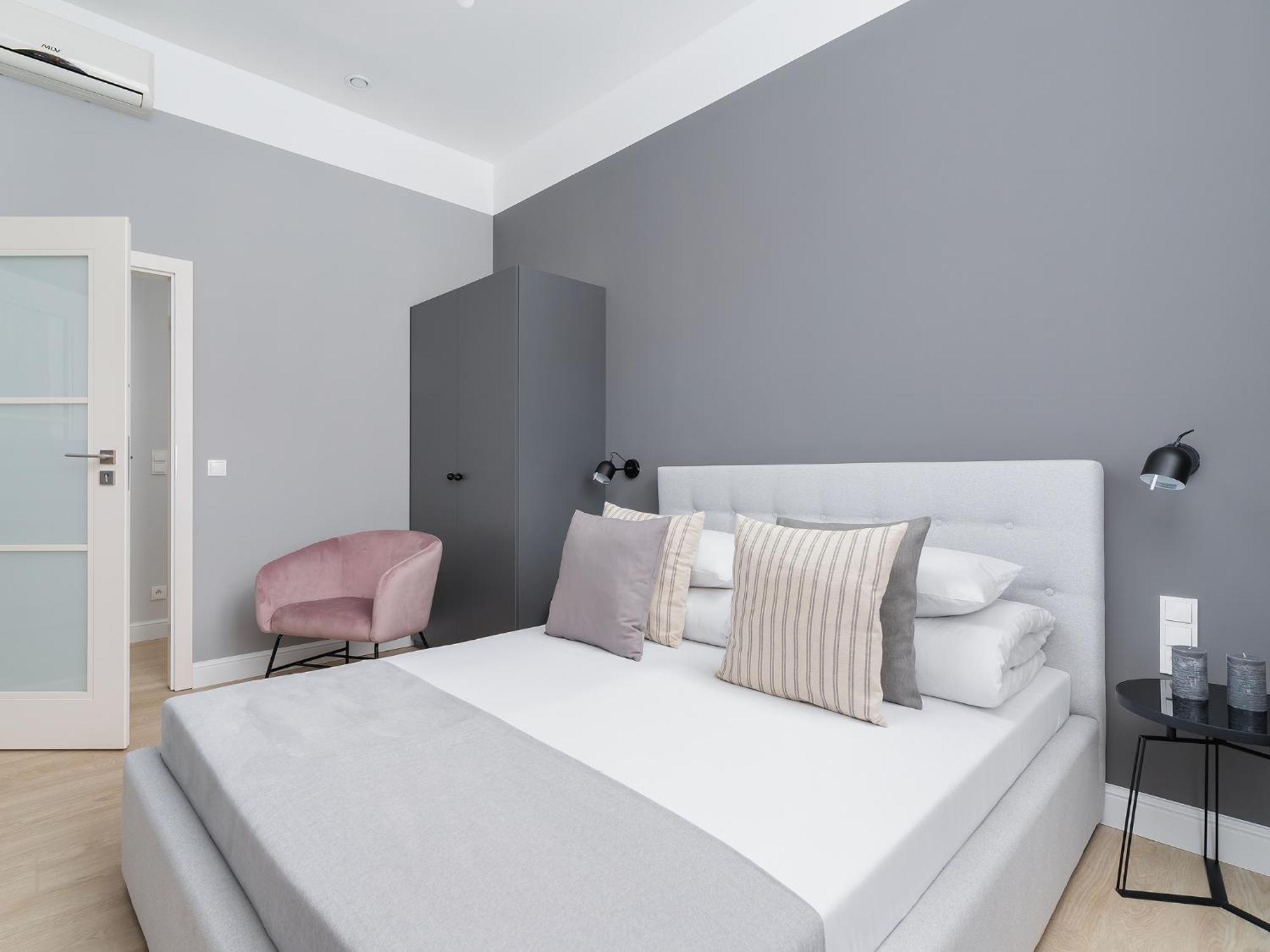 4 Bedroom - Main Square Apartament
